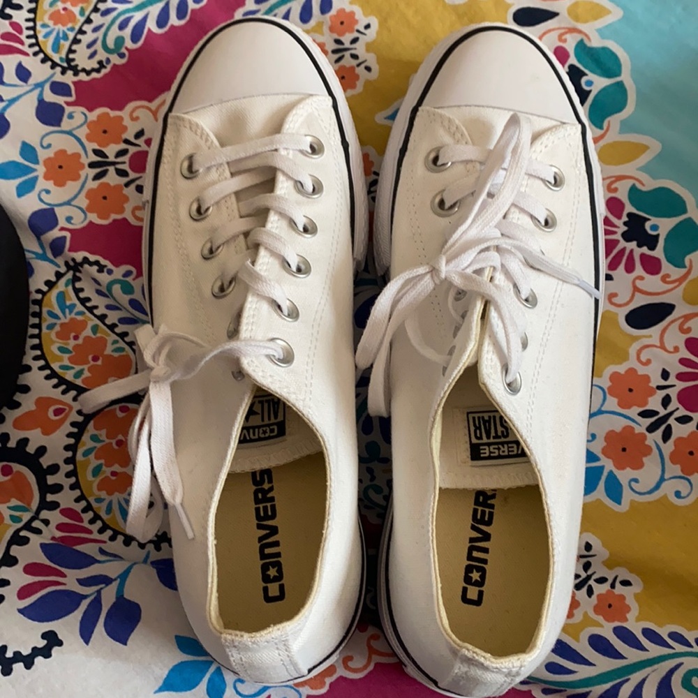 White, 8.5 converse all star